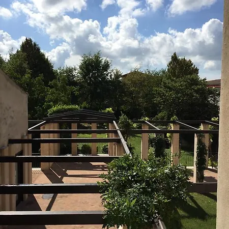 Ca' Bert Dei Glicini Bed & Breakfast 4*