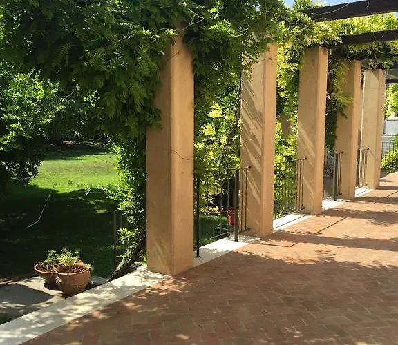 Ca' Bert Dei Glicini Bed & Breakfast Castelnuovo del Garda