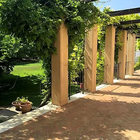 Ca' Bert Dei Glicini B&B 카스텔누보델가다