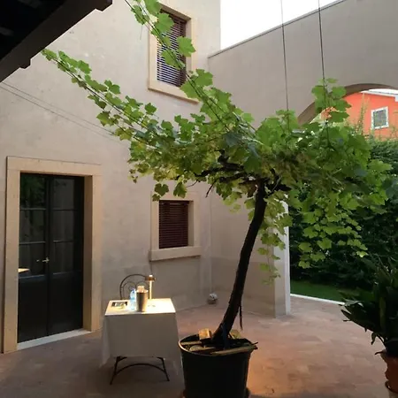 Ca' Bert Villa Dei Glicini B&B فندق مبيت وإفطار 3*
