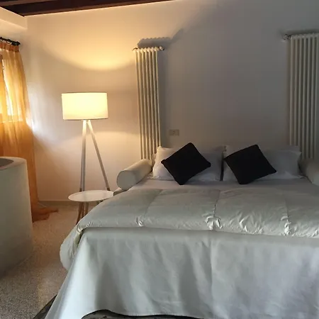 Ca' Bert Dei Glicini Bed and Breakfast Castelnuovo del Garda
