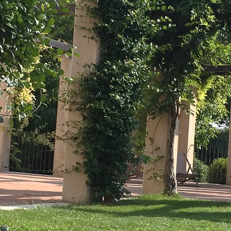 Ca' Bert Dei Glicini 卡斯特努沃德加尔达