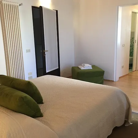 Ca' Bert Dei Glicini Bed and Breakfast Castelnuovo del Garda