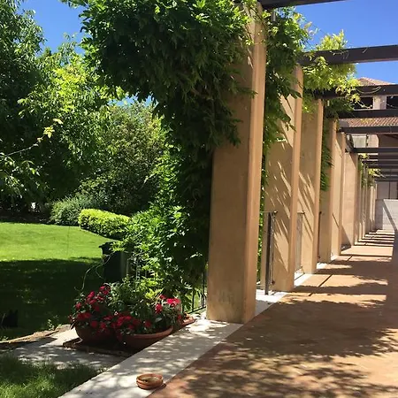 Ca' Bert Villa Dei Glicini B&B 3*