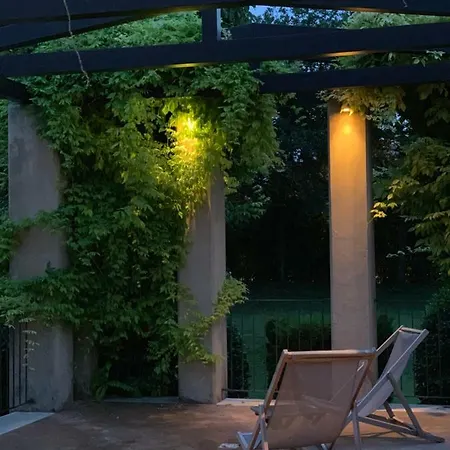 Ca' Bert Villa Dei Glicini B&B فندق مبيت وإفطار كاستلْنْيوفو ديل غارد